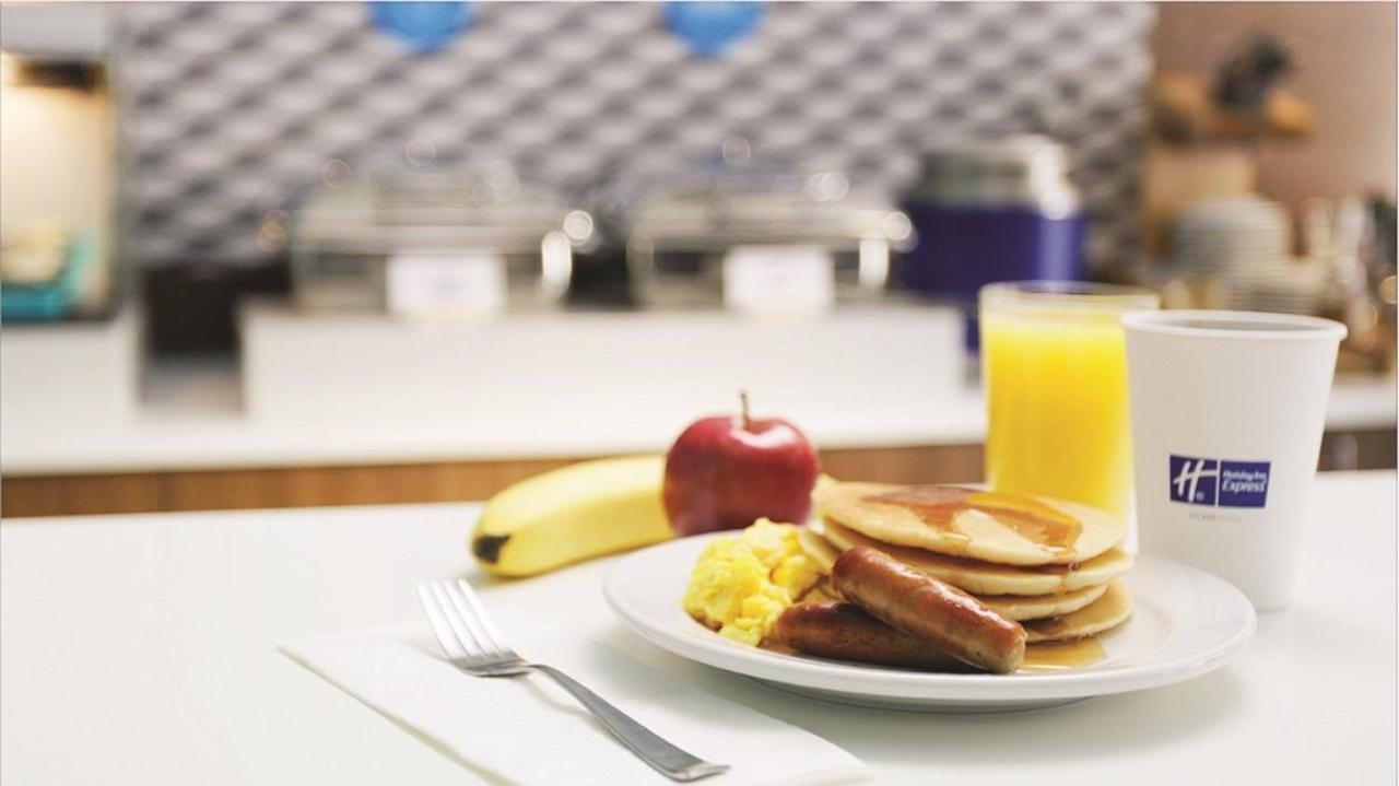 Holiday Inn Express & Suites - Jacksonville W - I295 And I10 By Ihg מראה חיצוני תמונה